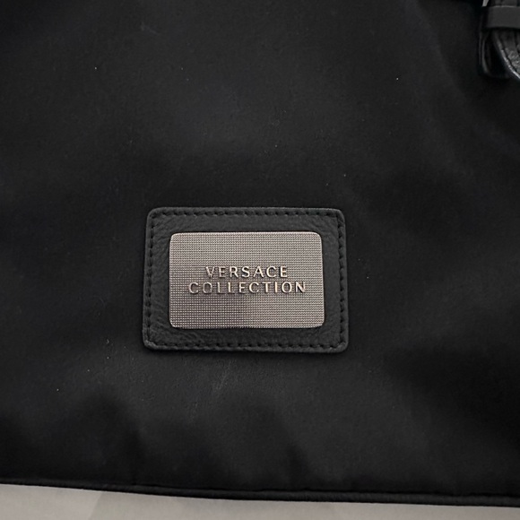 Authentic Versace unisex cross body messenger - Picture 4 of 6
